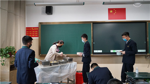 有序排队取餐 有序排队取餐