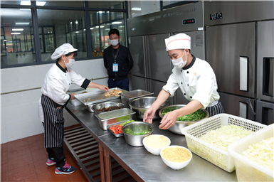 2备餐区 2备餐区