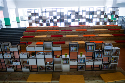 楼梯图书走廊_副本
