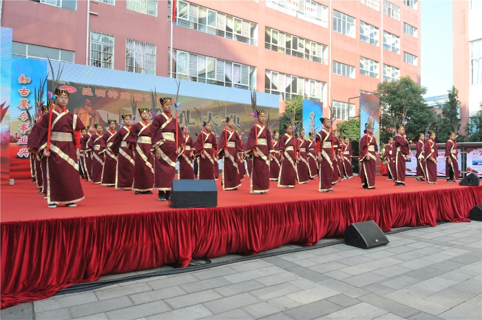 学校简介图4 学校简介图4