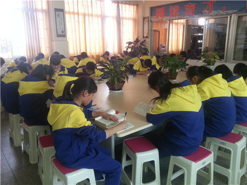 阅览室一角_副本 阅览室一角_副本