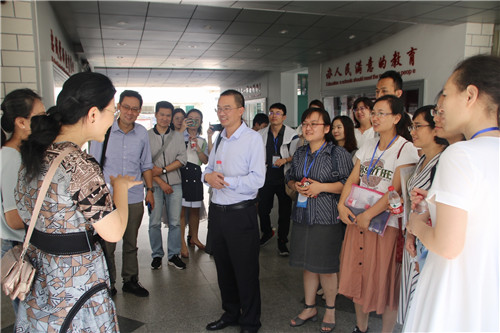 冯海军初中化学名师工作室教师交流学习活动