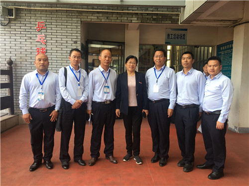 学校部分领导到浙江镇海中学学习交流