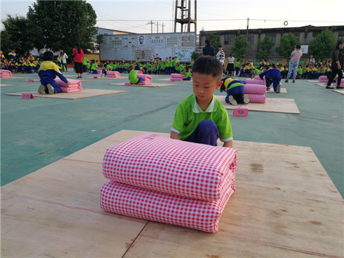 一年级学生内务比赛