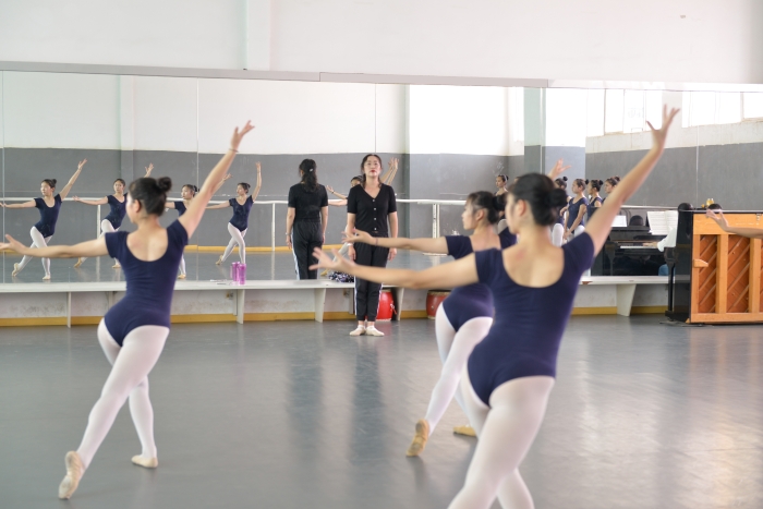 8.专业课-舞蹈 8.专业课-舞蹈