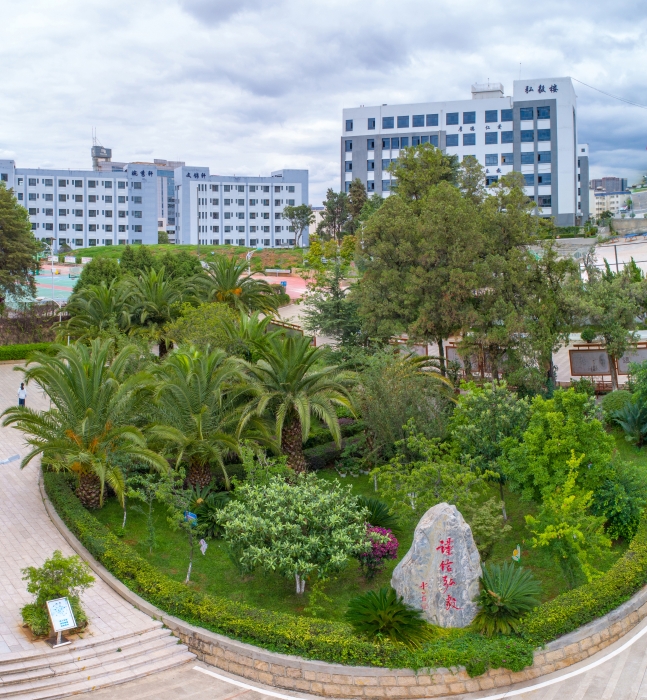 学校校园景色 (1)