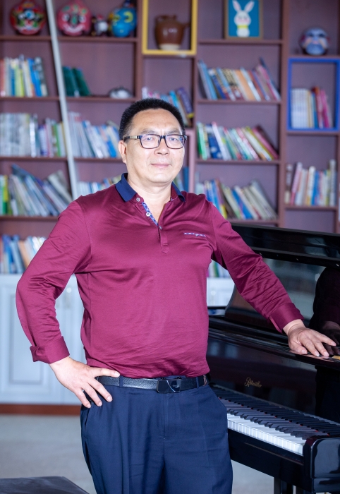 昆明市优秀园丁、呈贡区优秀专业技术人才夏国忠 昆明市优秀园丁、呈贡区优秀专业技术人才夏国忠