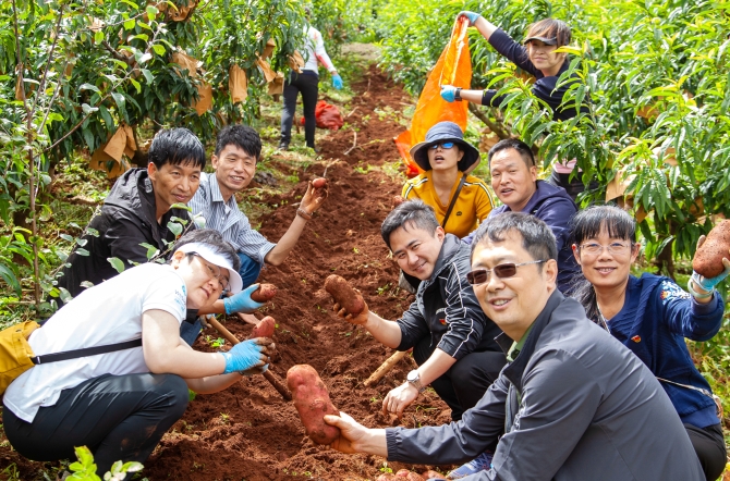 扶贫有我，爱心助农 (4)