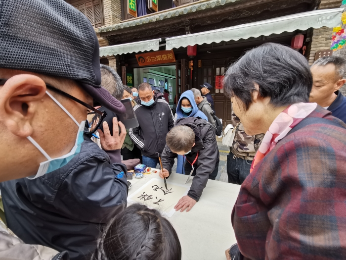 ff59ca9682cf4b90bc954f04bccb366