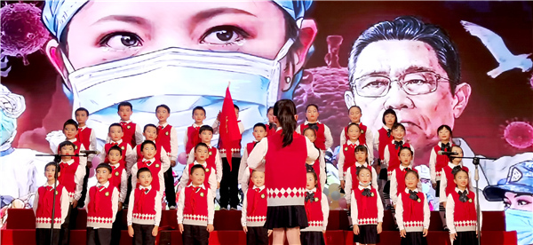 致敬最美逆行者 致敬最美逆行者