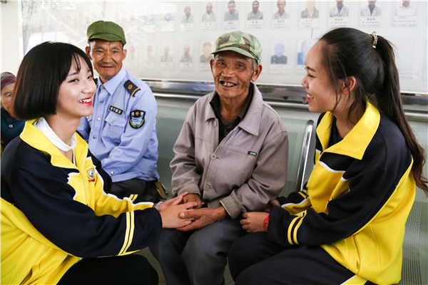 敬老院慰问活动02