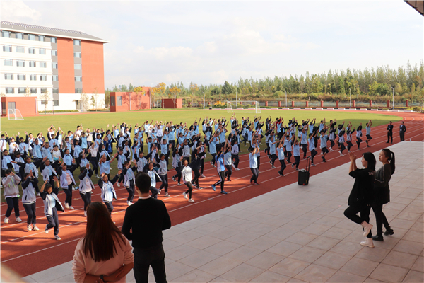 2-西南大学基础教育集团专家指导我校社团课