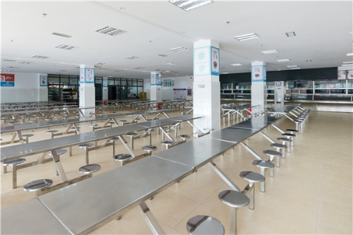 1-宽敞明亮的就餐区