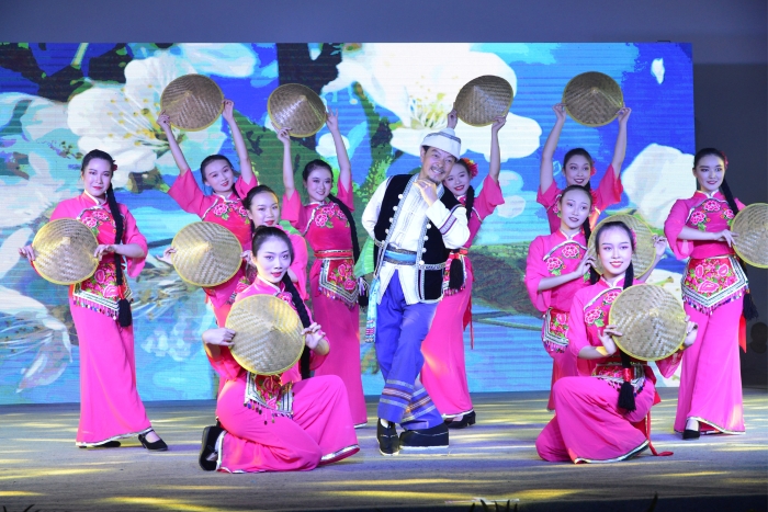 花灯表演同学演出花灯歌舞《宝珠情》_副本