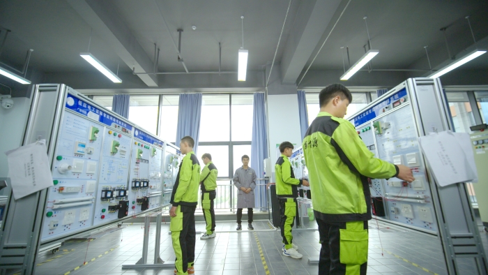 新能源汽车应用与维修