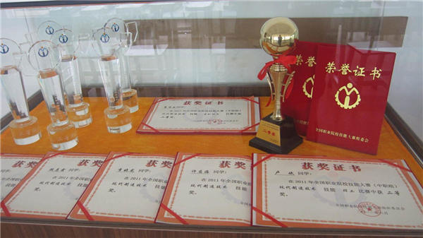 B_D`ME6DOL%WK_L$`7K`W~E