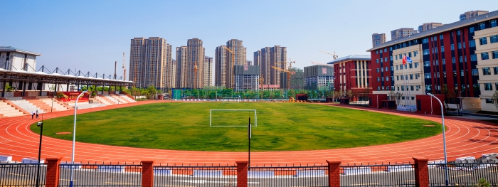 5-绿草如茵的标准化田径运动场 5-绿草如茵的标准化田径运动场