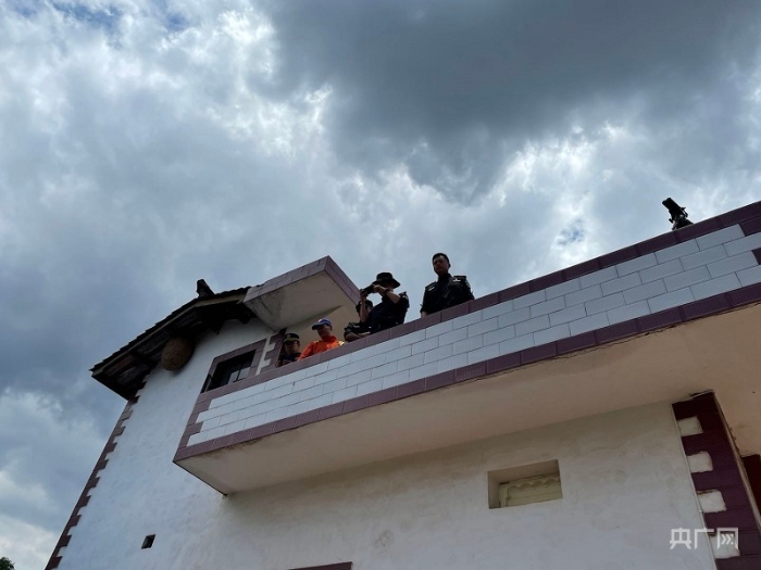 在房顶的“飞机场”（总台央广记者 任梦岩 摄）