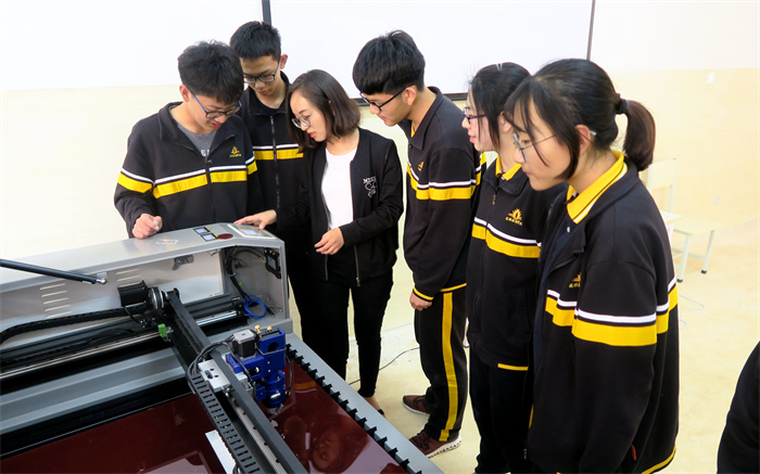 8能源与自动化实验室