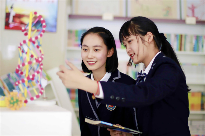 昆十二中学生形象宣传图2 昆十二中学生形象宣传图2