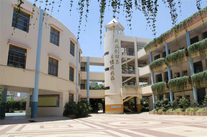 114031648432009_.pic