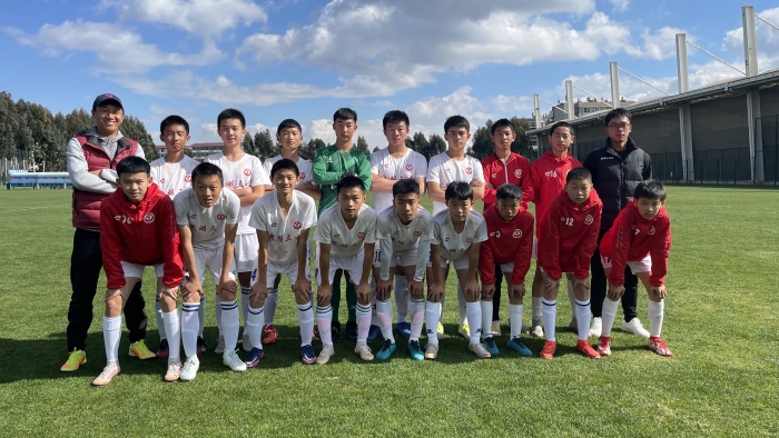 9 校足球队参加比赛