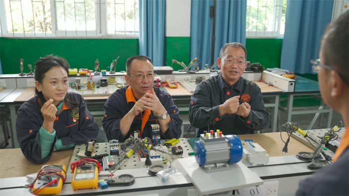 20010 10.41.05 20010 10.41.05