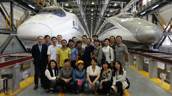 组织工作室老师在动车段学习 组织工作室老师在动车段学习