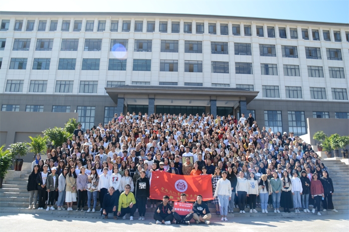 教育学院师生合影 教育学院师生合影