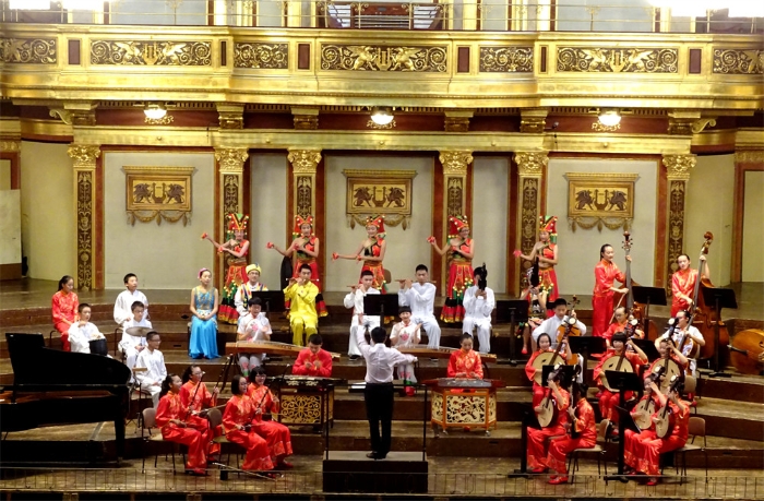 05 安宁中学民乐团在维也纳金色大厅绽放异彩
