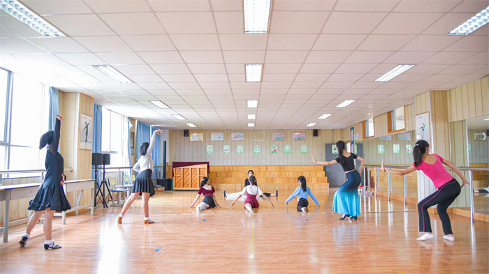 ef4c28aaf306772b324de8b251f4840