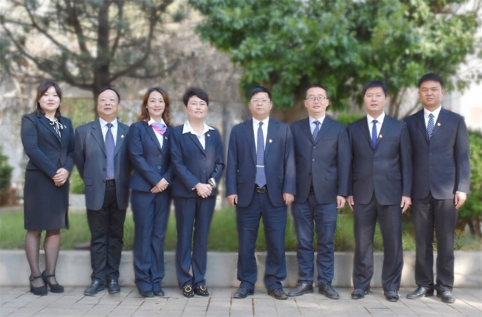 昆十二中学校领导集体照 昆十二中学校领导集体照