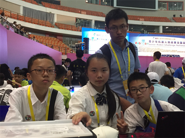 20全国课赛一等奖、机器人大赛优秀教练、创新工作室主持人齐洪老师 20全国课赛一等奖、机器人大赛优秀教练、创新工作室主持人齐洪老师