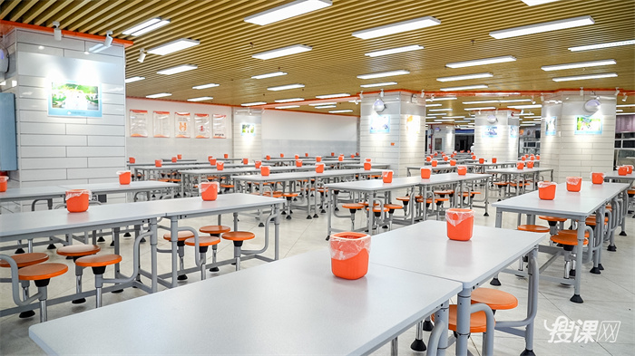 5P4A0044.00_01_14_18.Still05011111 5P4A0044.00_01_14_18.Still05011111