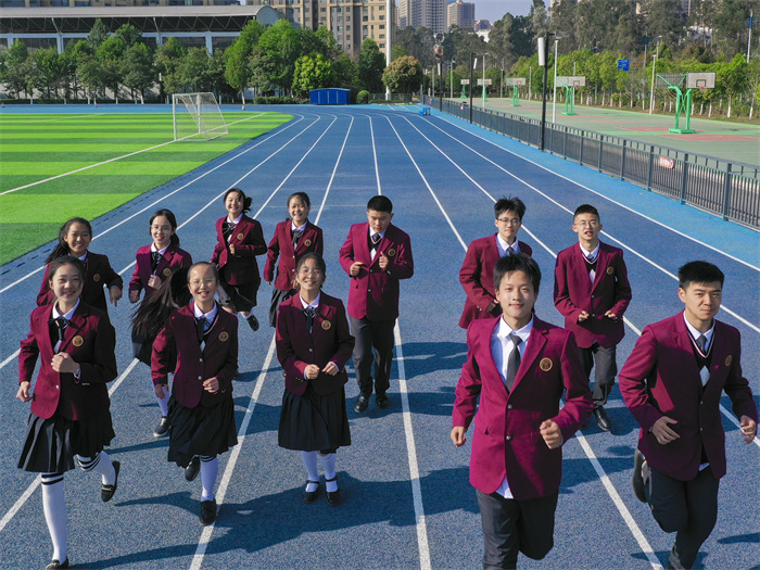 学校简介 (3) 学校简介 (3)