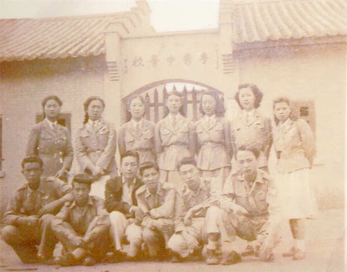 建校初期校门照片 建校初期校门照片