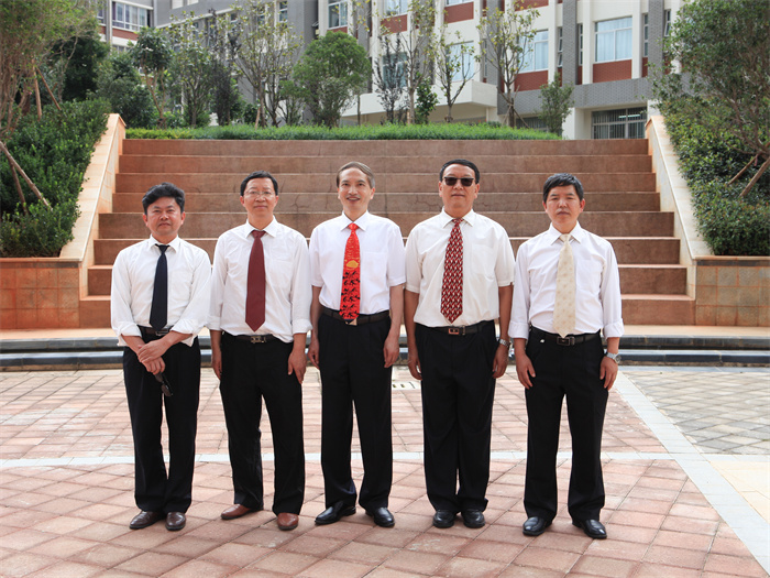 学校领导班子 学校领导班子