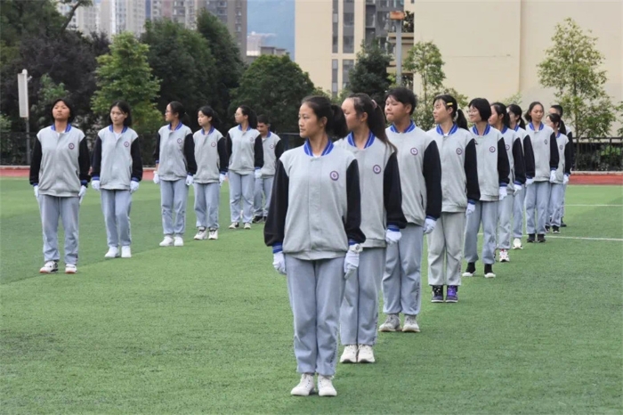 理由1:身姿挺拔 理由1:身姿挺拔