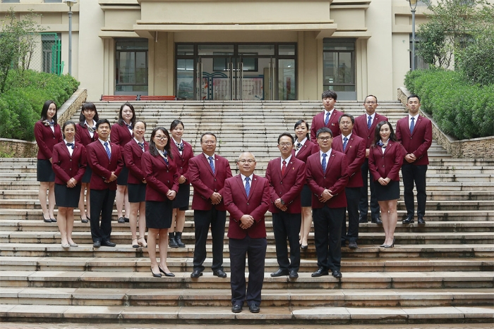 理由2:锐意进取的管理团队 理由2:锐意进取的管理团队