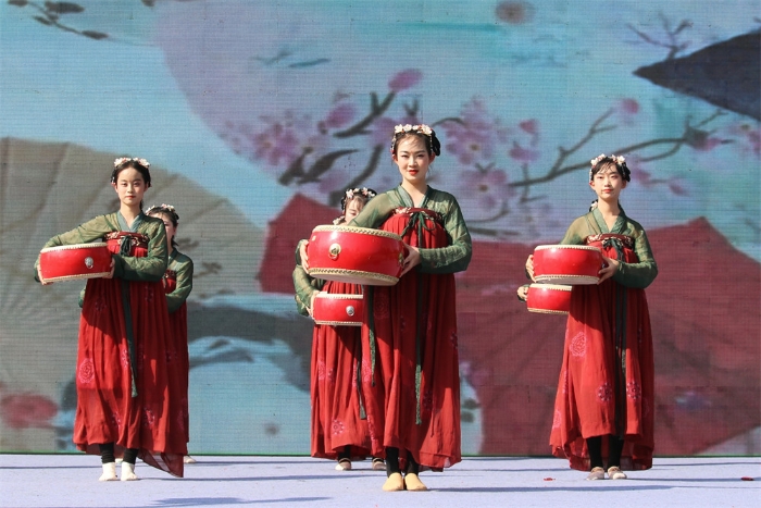 理由3:舞动青春,艺抒芳华 理由3:舞动青春,艺抒芳华