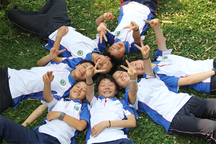 同学亲如兄弟姐妹 同学亲如兄弟姐妹