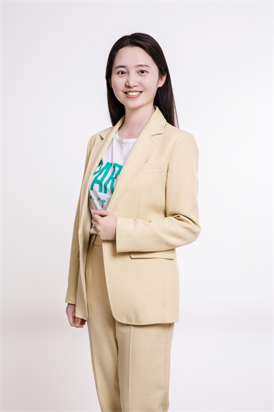 初三三班 任灵曦 初三三班 任灵曦