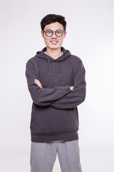 初三十四班 徐珑峰 初三十四班 徐珑峰