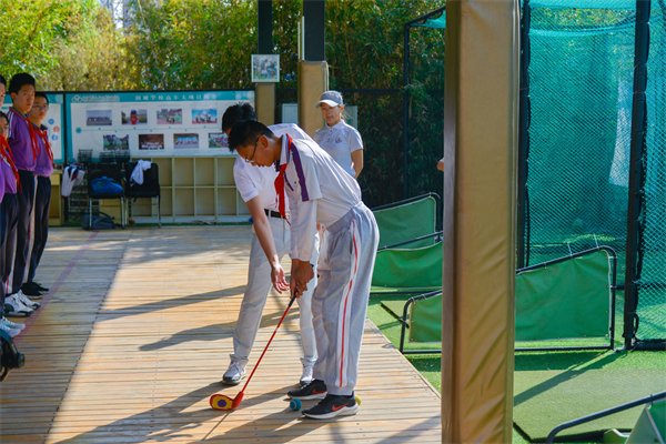 高尔夫球运动进校园 高尔夫球运动进校园