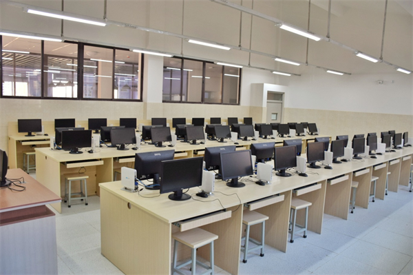 计算机教室2 计算机教室2