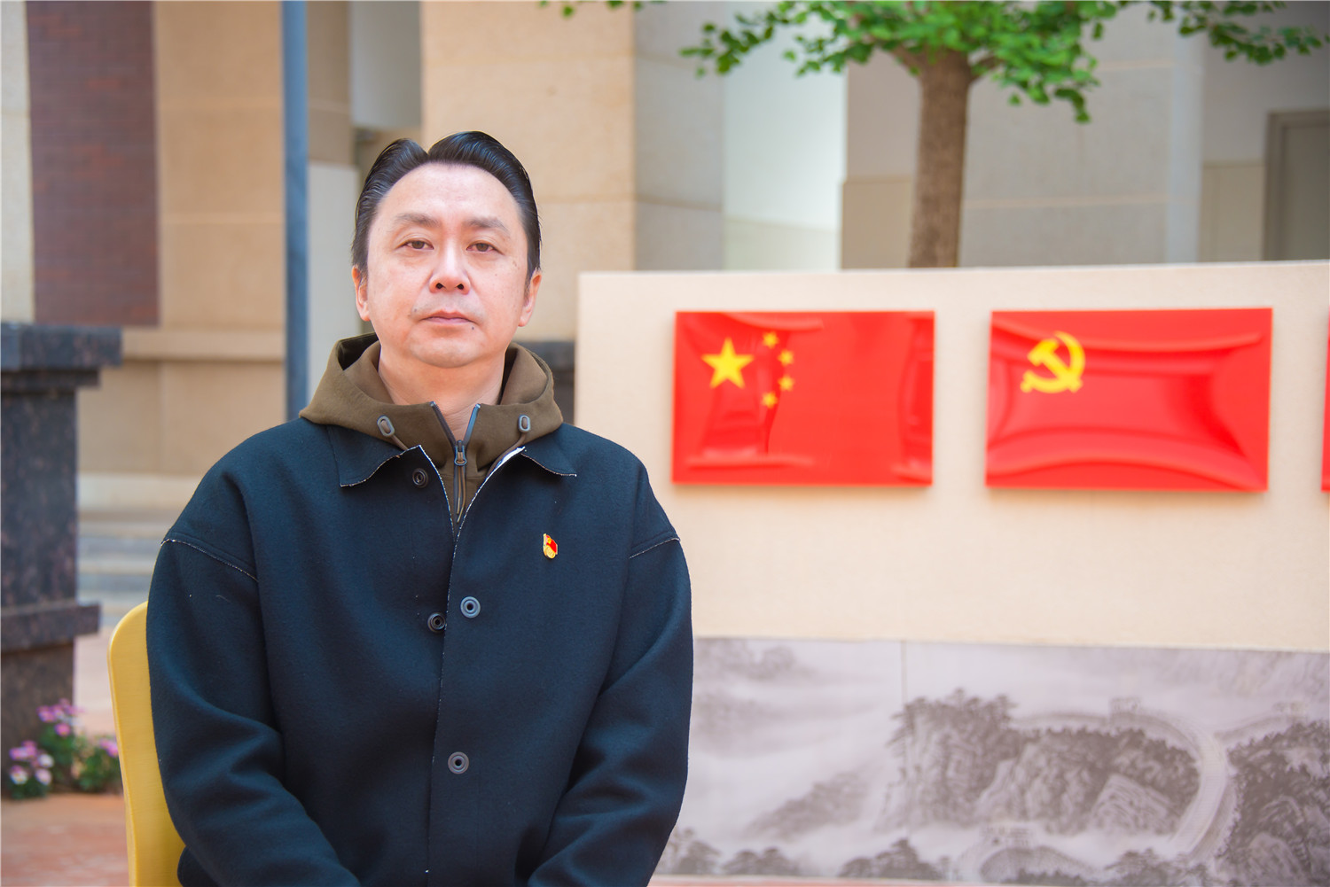 党支部书记兼副校长 罗维希