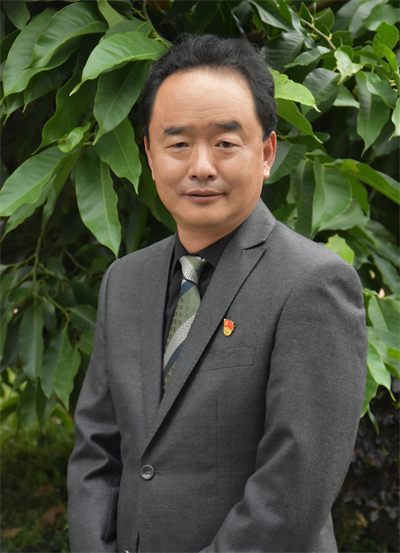 校长 张洪志 校长 张洪志