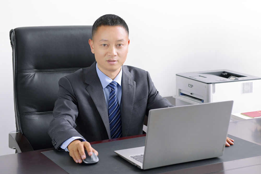 学校党支部书记、校长  宋奎瑞