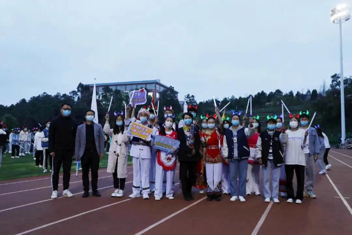 2022年“荧光夜跑”活动 2022年“荧光夜跑”活动