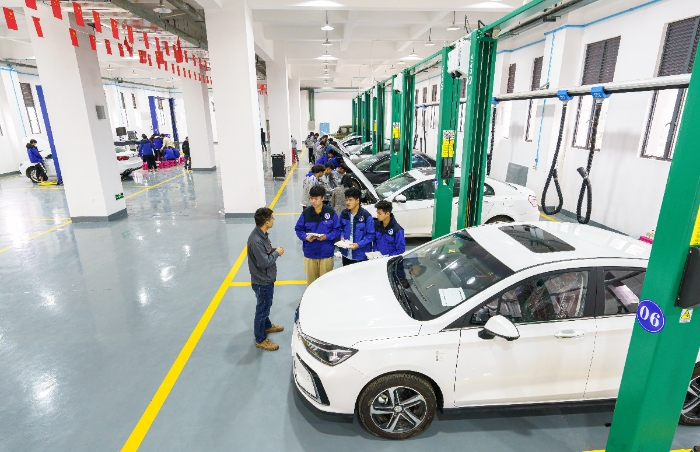 汽车维修整车实训室_副本 汽车维修整车实训室_副本